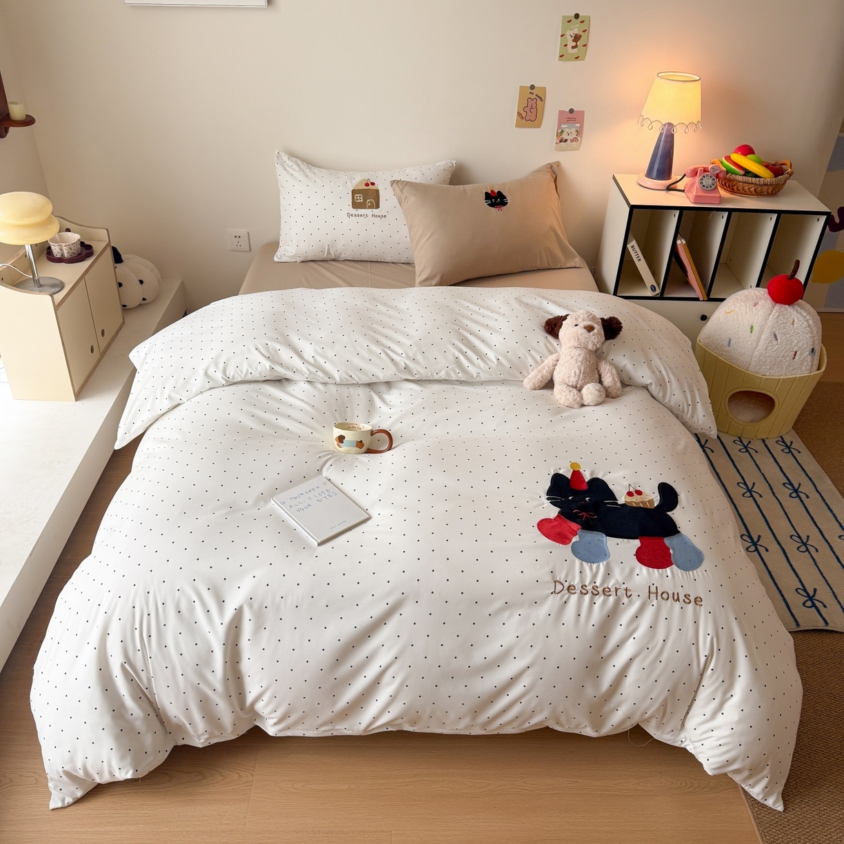 91家纺网 家纺一手货源 找家纺 吾欢心 2026春夏新款水洗棉床盖款四件套夏被四件套 搞怪猫咪