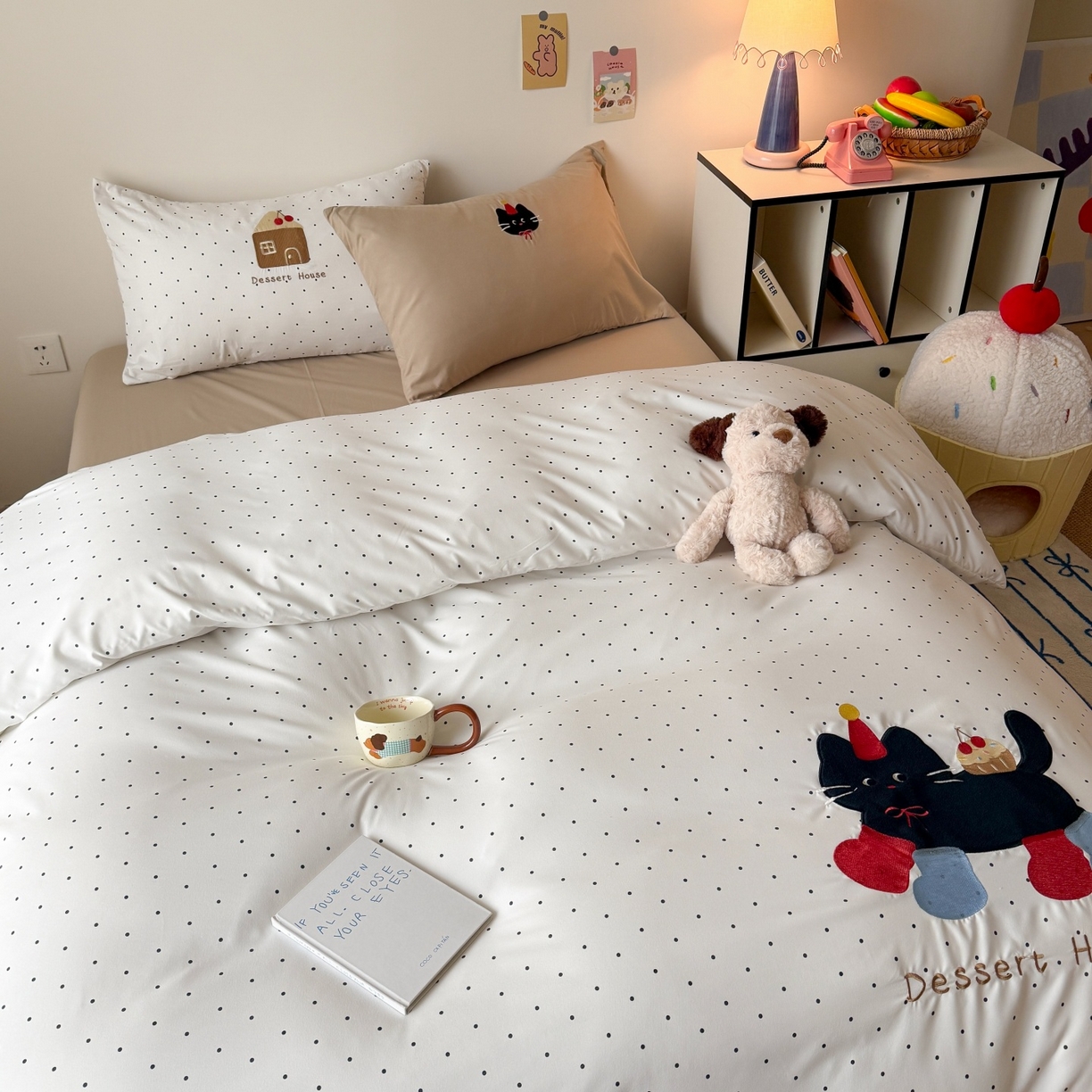 91家纺网 家纺一手货源 找家纺 吾欢心 2026春夏新款水洗棉床盖款四件套夏被四件套 搞怪猫咪