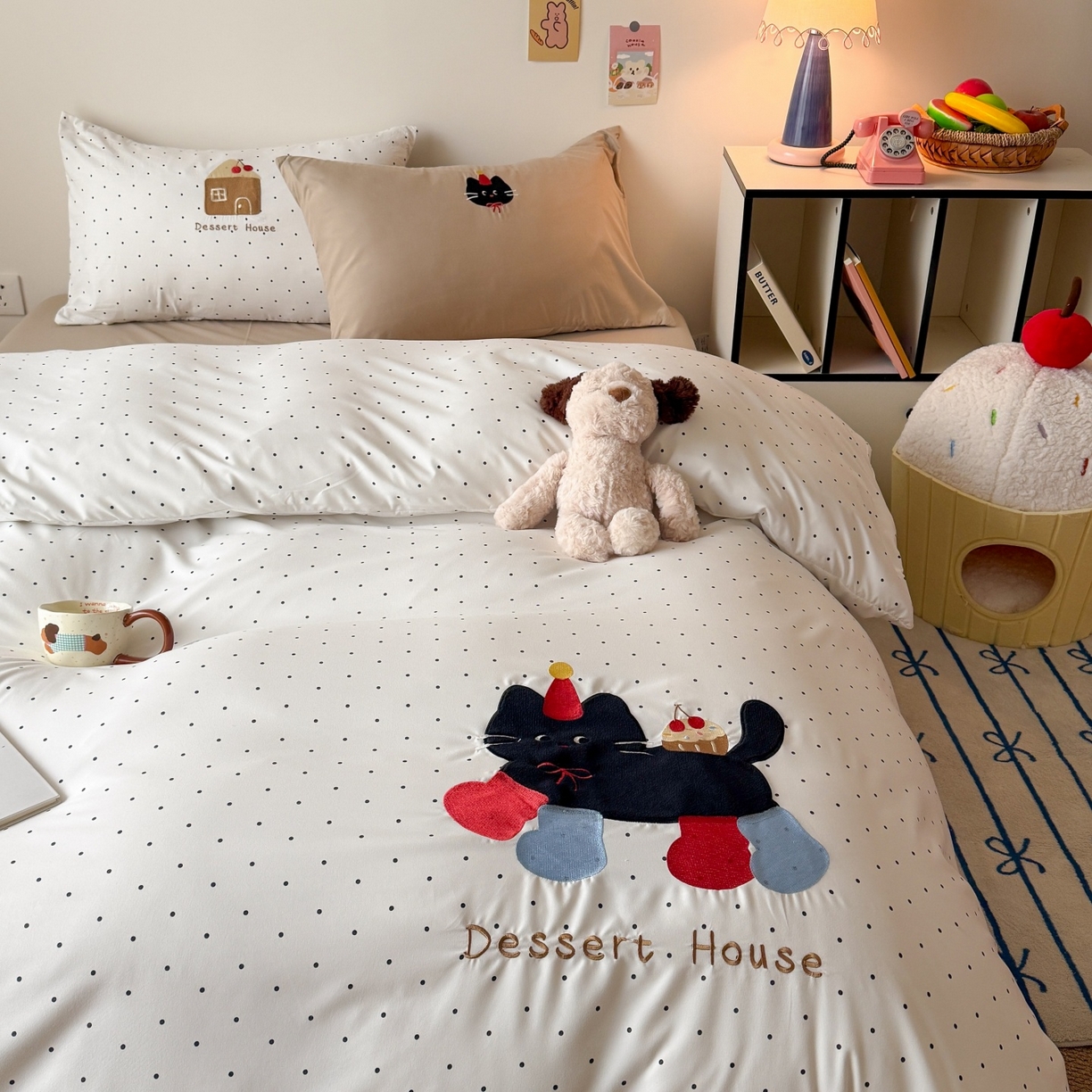 91家纺网 家纺一手货源 找家纺 吾欢心 2026春夏新款水洗棉床盖款四件套夏被四件套 搞怪猫咪