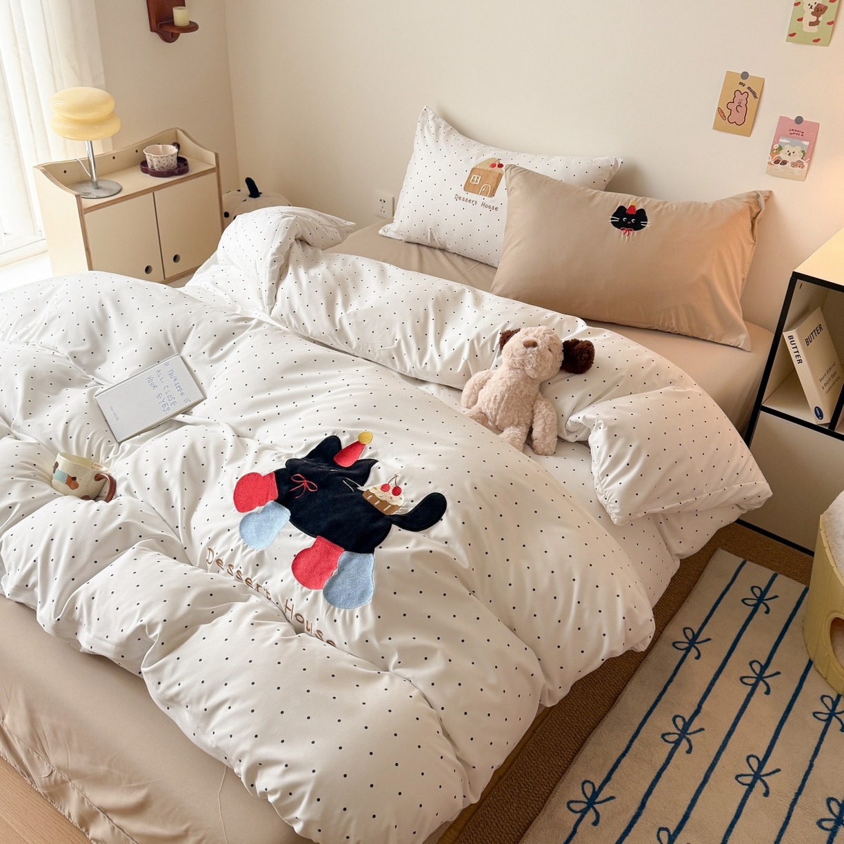 91家纺网 家纺一手货源 找家纺 吾欢心 2026春夏新款水洗棉床盖款四件套夏被四件套 搞怪猫咪