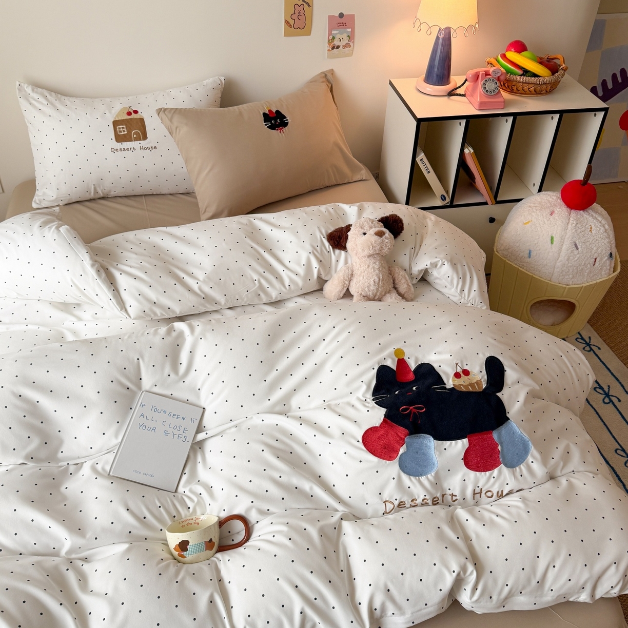 91家纺网 家纺一手货源 找家纺 吾欢心 2026春夏新款水洗棉床盖款四件套夏被四件套 搞怪猫咪