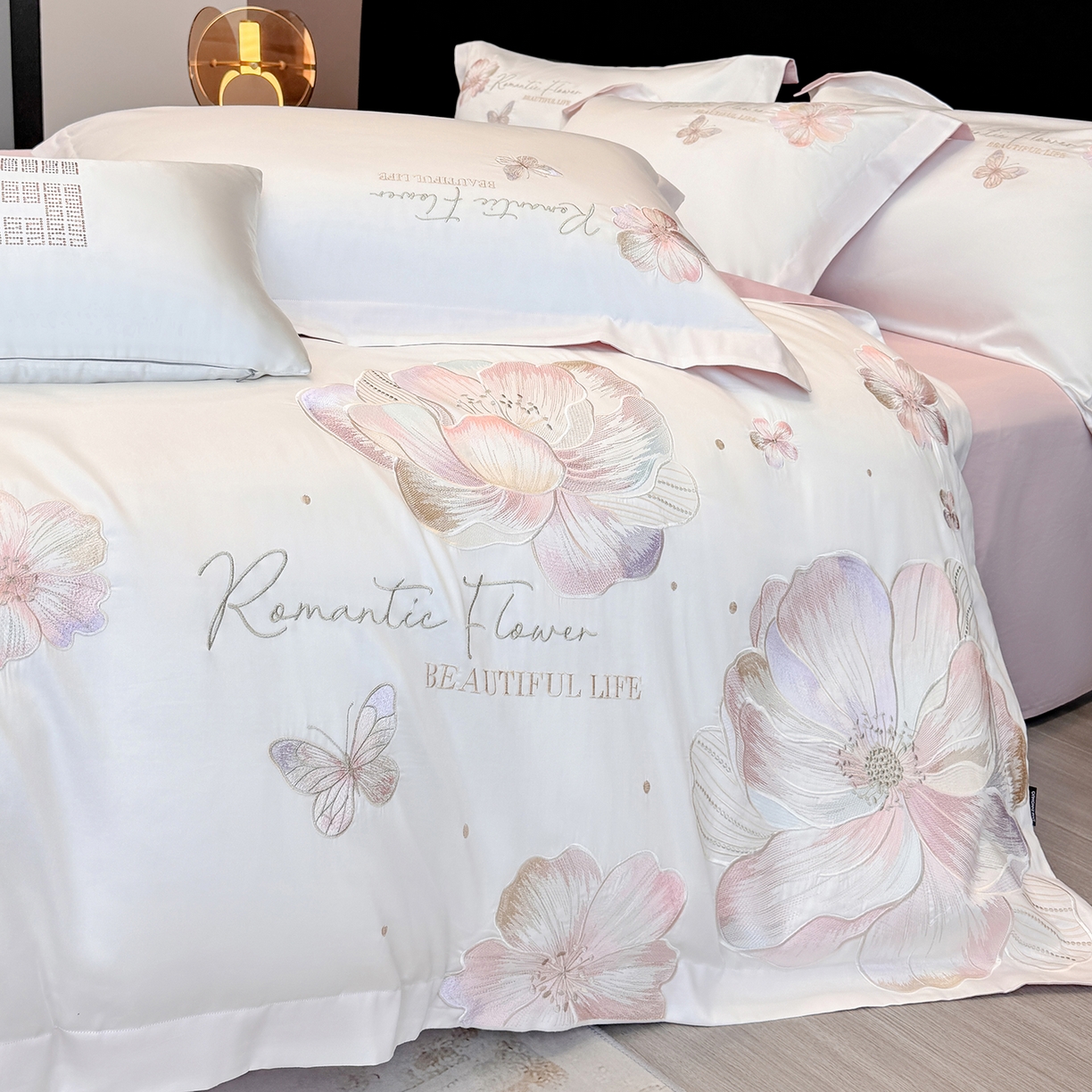 91家纺网 家纺一手货源 找家纺 家居1号家纺 2026新款50双股挚爱新疆长绒棉四件套 挚爱-白拼粉