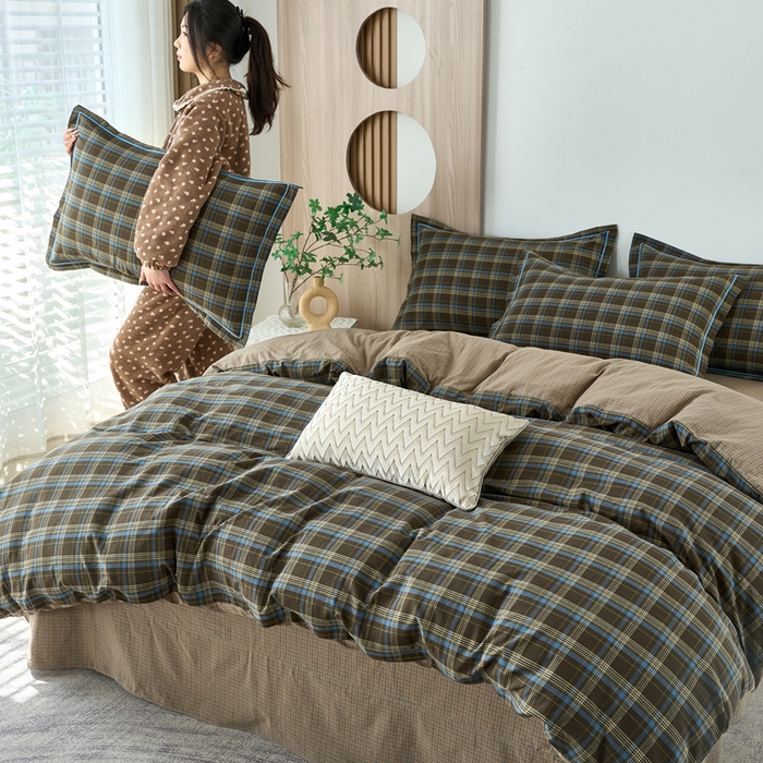 91家纺网 家纺一手货源 找家纺 三沁家居 2025新款格子色织全棉水洗棉四件套直播爆款量大价优 圣诞蓝