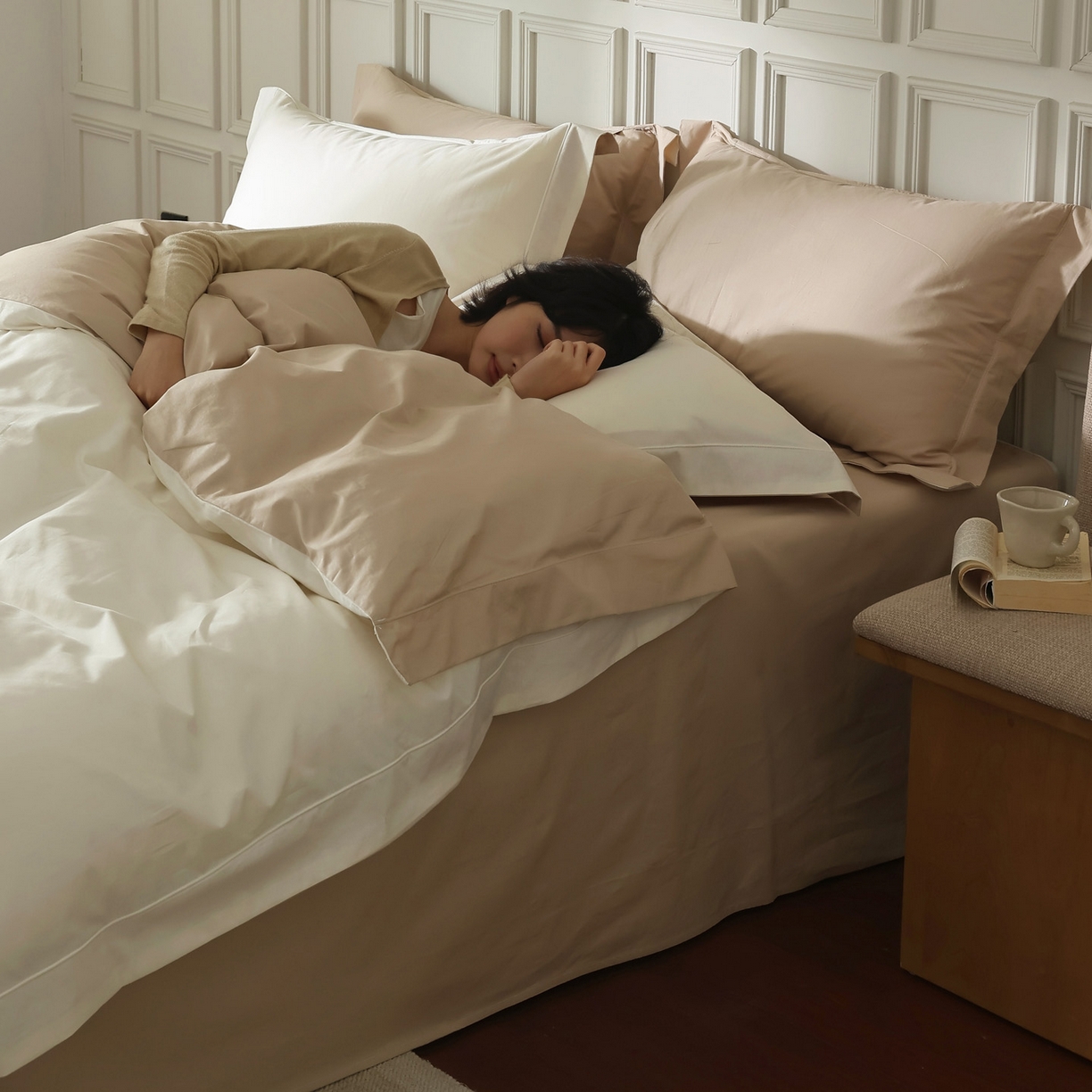 91家纺网 家纺一手货源 找家纺 万盛家纺 2026新款全棉宽边埋绳四件套（拍图一） 茶白-太妃咖