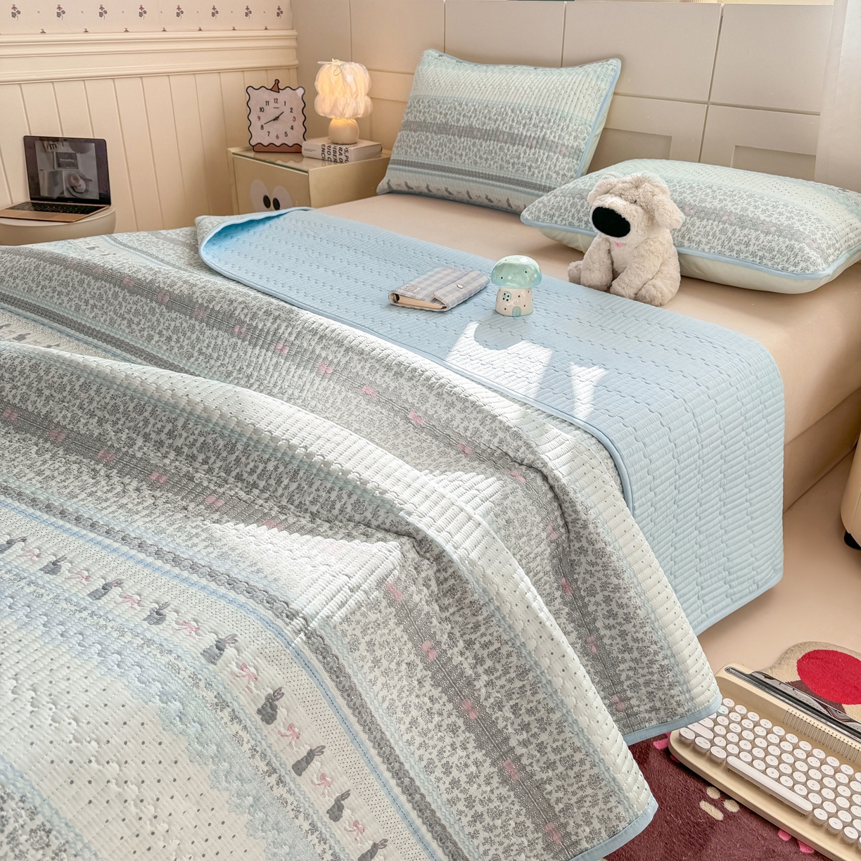 91家纺网 家纺一手货源 找家纺 （总）康纳利 2026新款加厚水洗云朵棉大版毛巾绣夏凉被空调被印花卡通夏被四件套