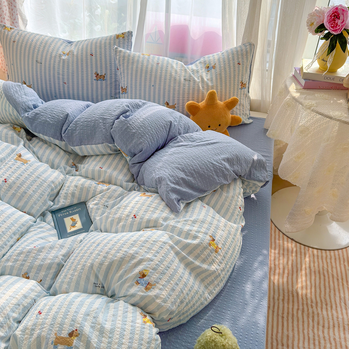 91家纺网 家纺一手货源 找家纺 铺尚美家纺 2026春夏新品高克重A类泡芙纱泡泡皱皱纱四件套 条纹腊肠狗