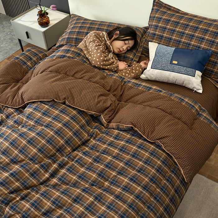 91家纺网 家纺一手货源 找家纺 三沁家居 2025新款全棉色织水洗棉大豆被冬被被子被芯 苏格兰咖