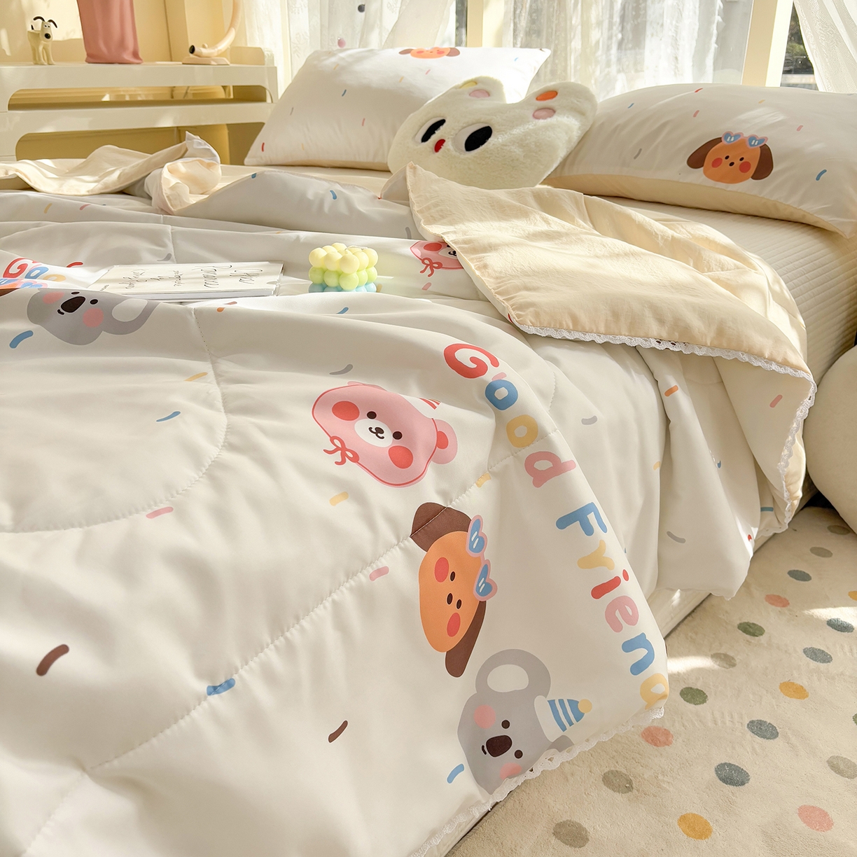 91家纺网 家纺一手货源 找家纺 恒畅 2026新款水洗小花边印花亲肤夏被夏凉被 好朋友