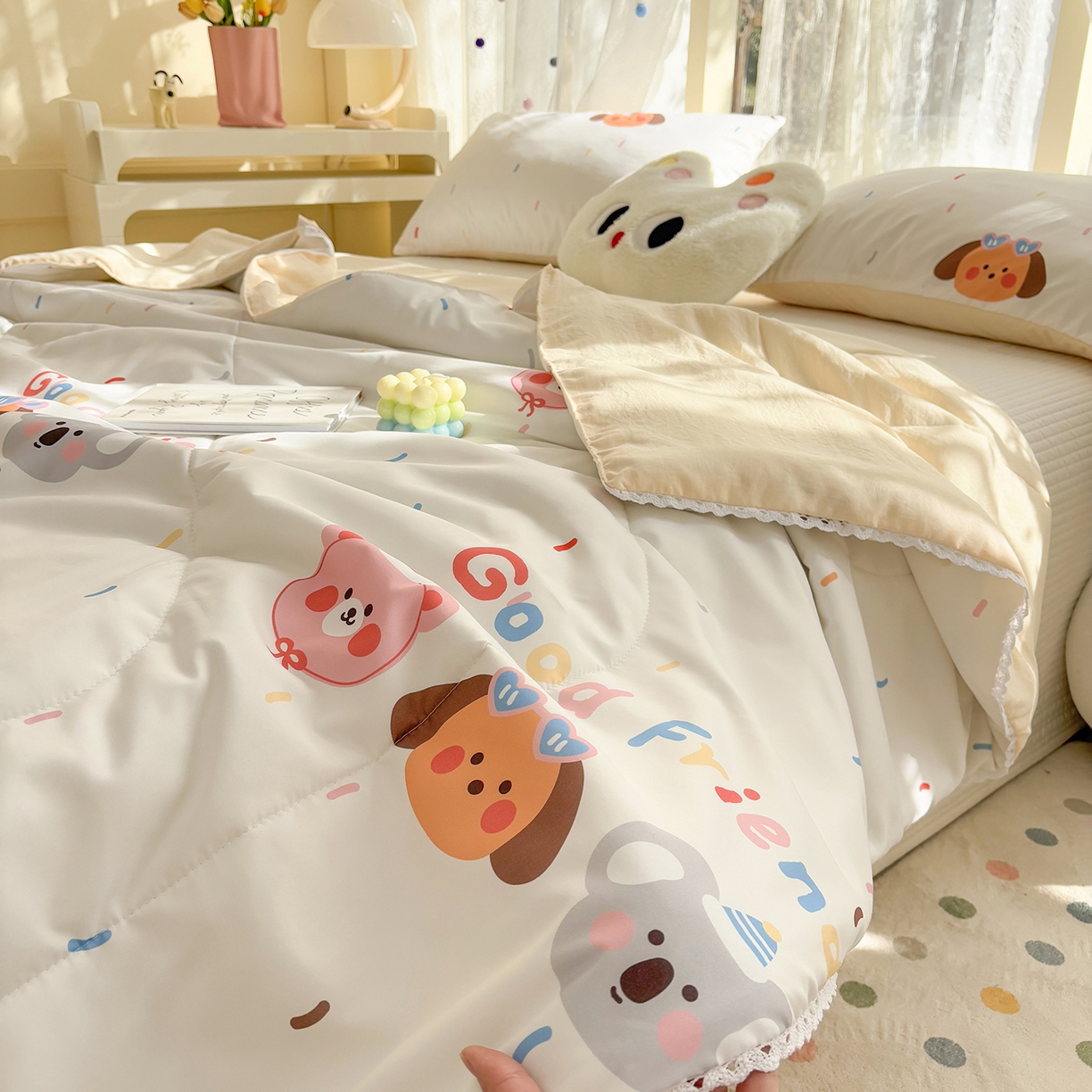 91家纺网 家纺一手货源 找家纺 恒畅 2026新款水洗小花边印花亲肤夏被夏凉被 好朋友