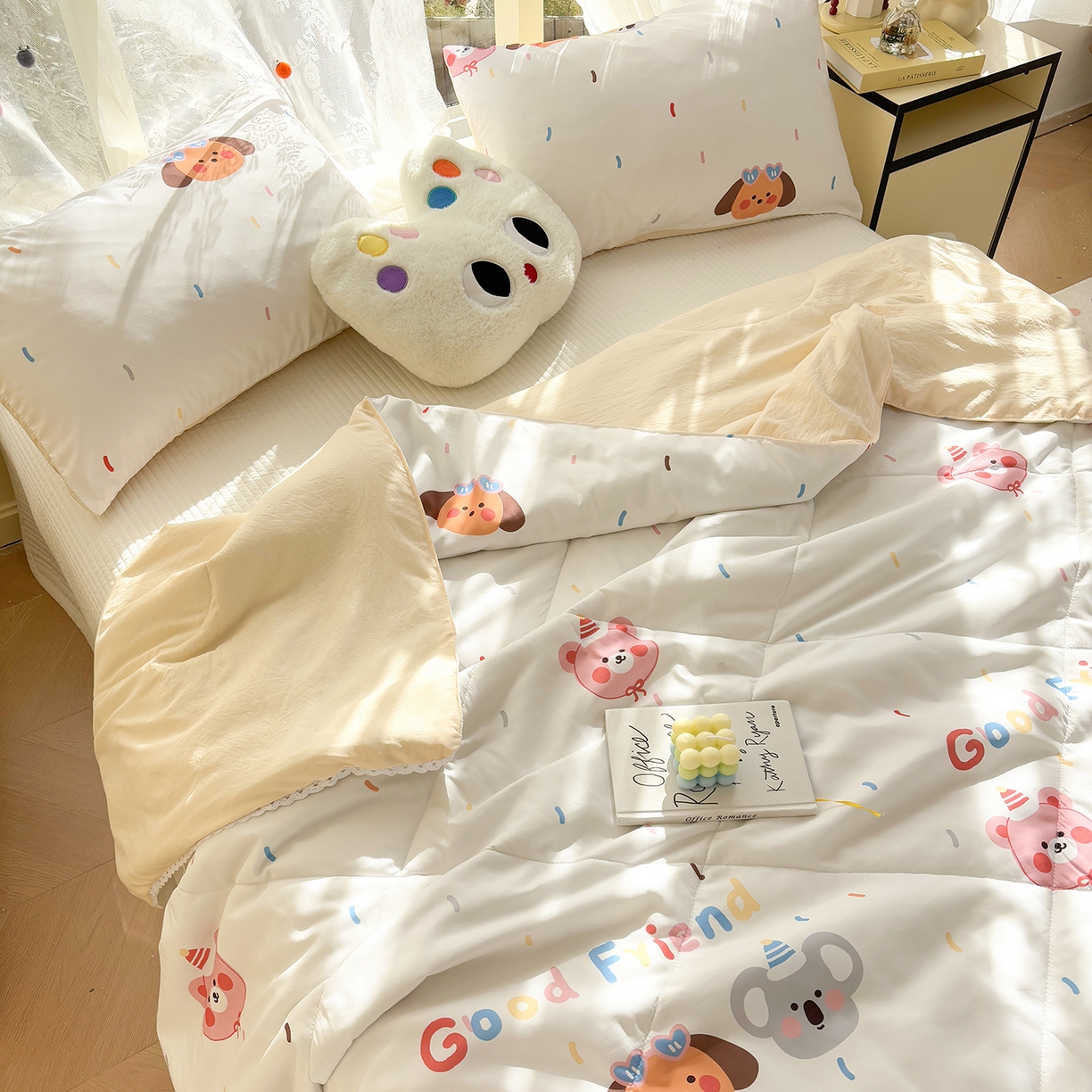 91家纺网 家纺一手货源 找家纺 恒畅 2026新款水洗小花边印花亲肤夏被夏凉被 好朋友