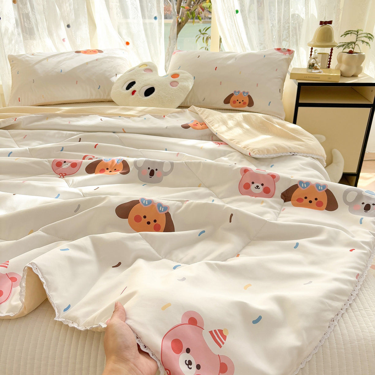 91家纺网 家纺一手货源 找家纺 恒畅 2026新款水洗小花边印花亲肤夏被夏凉被 好朋友