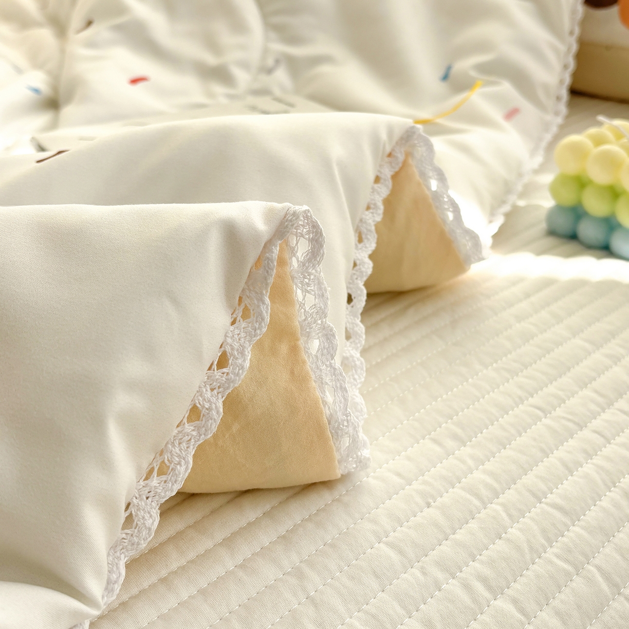 91家纺网 家纺一手货源 找家纺 恒畅 2026新款水洗小花边印花亲肤夏被夏凉被 好朋友