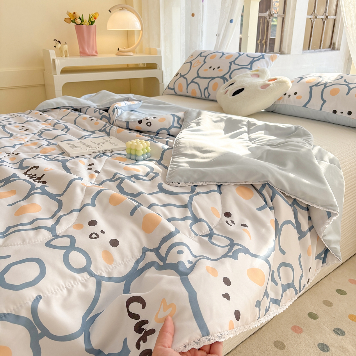 91家纺网 家纺一手货源 找家纺 恒畅 2026新款水洗小花边印花亲肤夏被夏凉被 花花兔