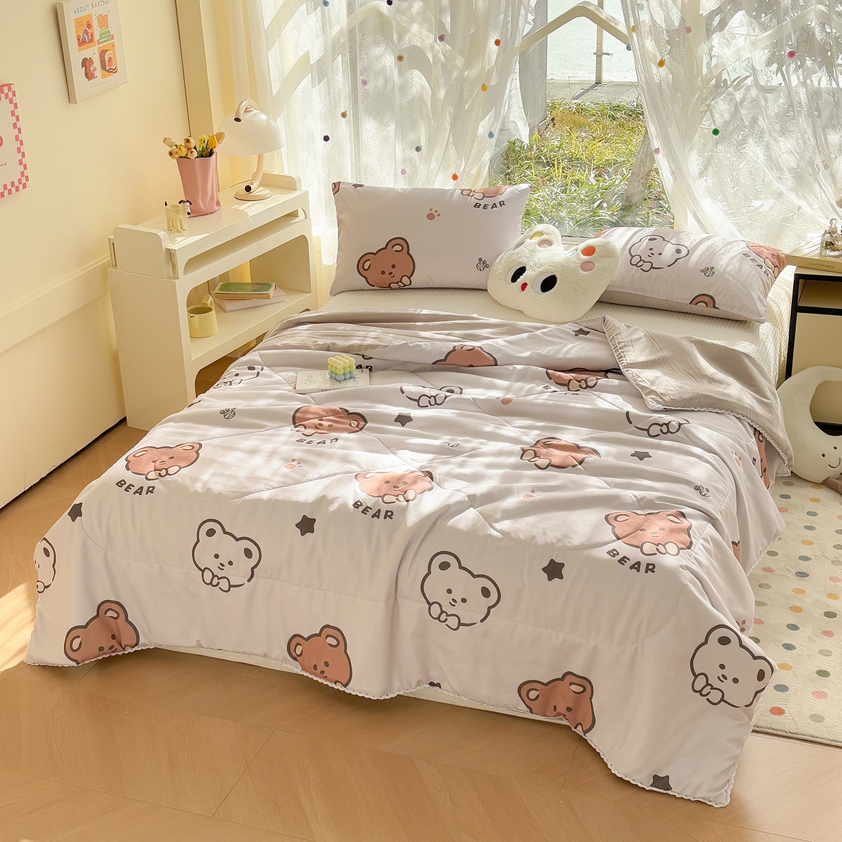 91家纺网 家纺一手货源 找家纺 恒畅 2026新款水洗小花边印花亲肤夏被夏凉被 可爱熊