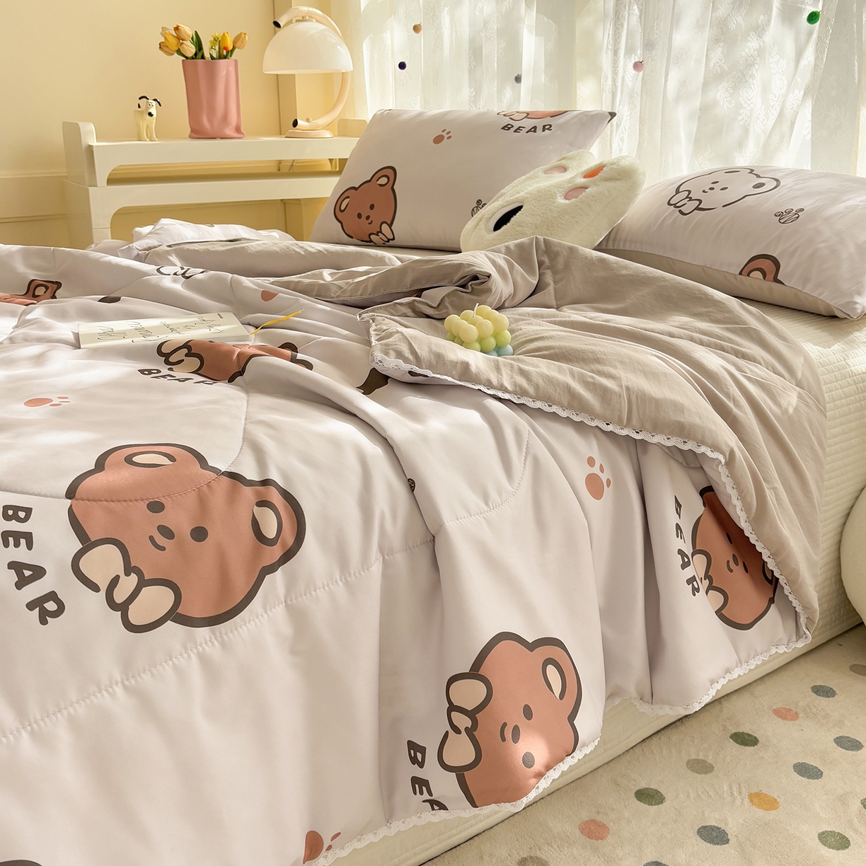 91家纺网 家纺一手货源 找家纺 恒畅 2026新款水洗小花边印花亲肤夏被夏凉被 可爱熊