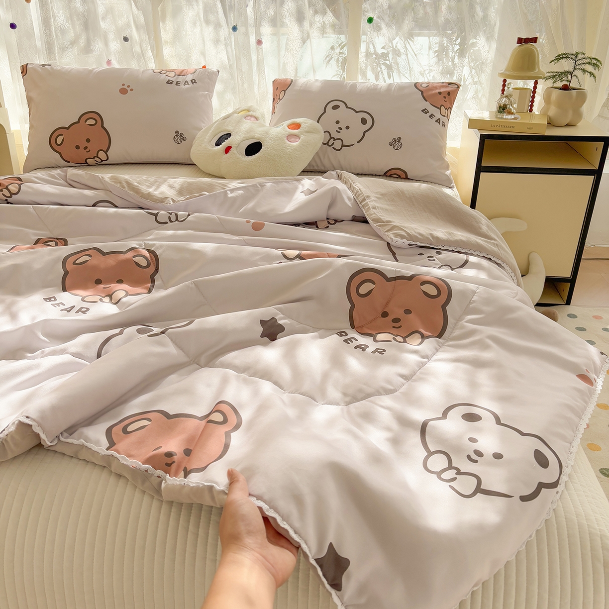 91家纺网 家纺一手货源 找家纺 恒畅 2026新款水洗小花边印花亲肤夏被夏凉被 可爱熊