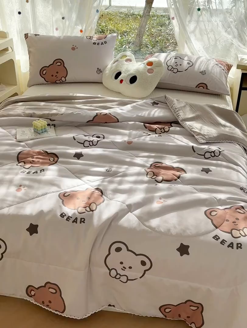 91家纺网 家纺一手货源 找家纺 恒畅 2026新款水洗小花边印花亲肤夏被夏凉被 可爱熊