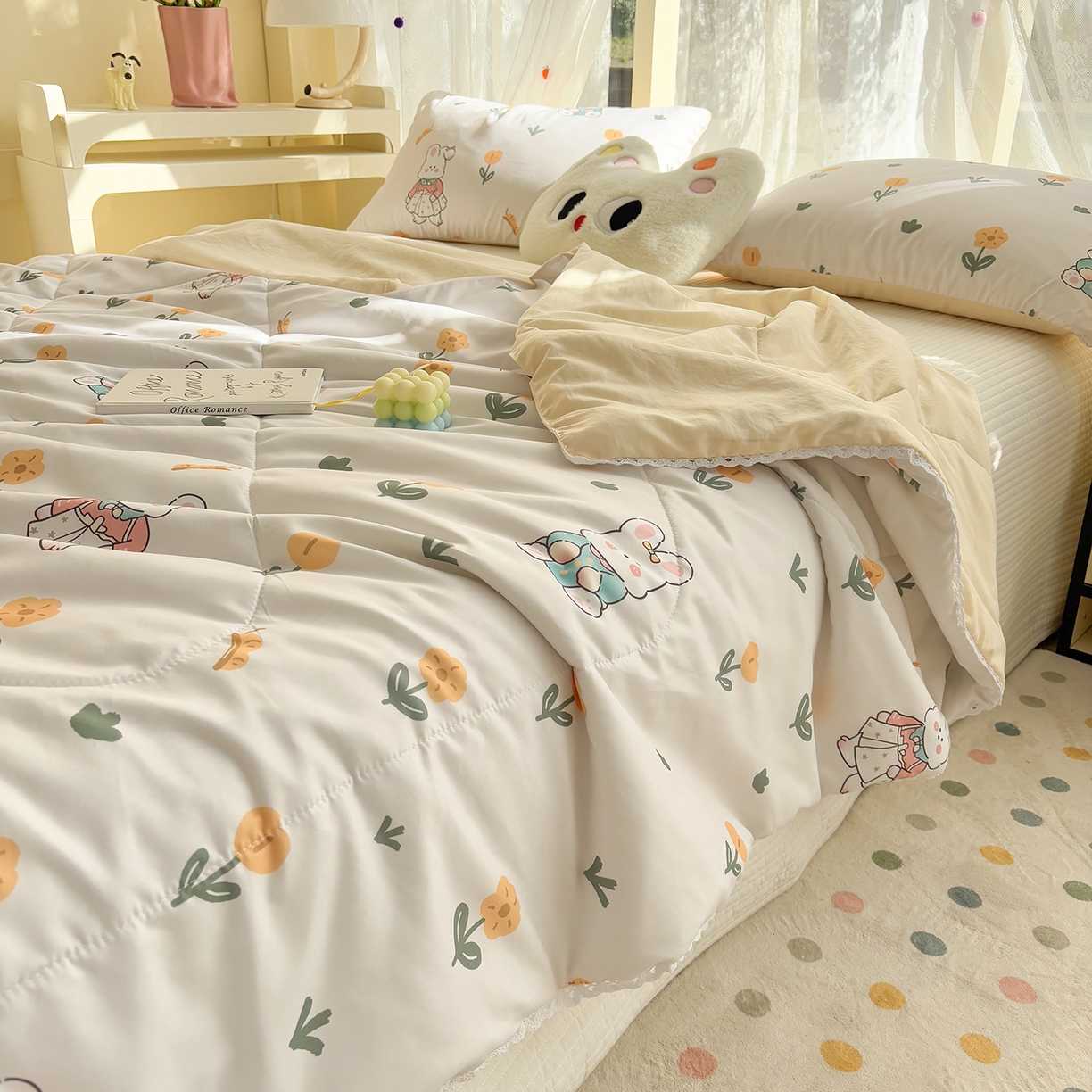 91家纺网 家纺一手货源 找家纺 恒畅 2026新款水洗小花边印花亲肤夏被夏凉被 快乐兔兔