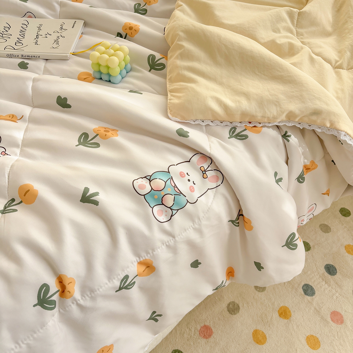 91家纺网 家纺一手货源 找家纺 恒畅 2026新款水洗小花边印花亲肤夏被夏凉被 快乐兔兔