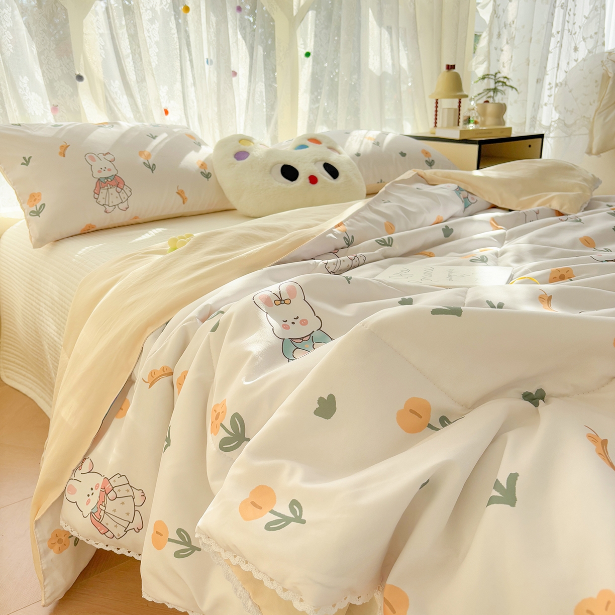 91家纺网 家纺一手货源 找家纺 恒畅 2026新款水洗小花边印花亲肤夏被夏凉被 快乐兔兔