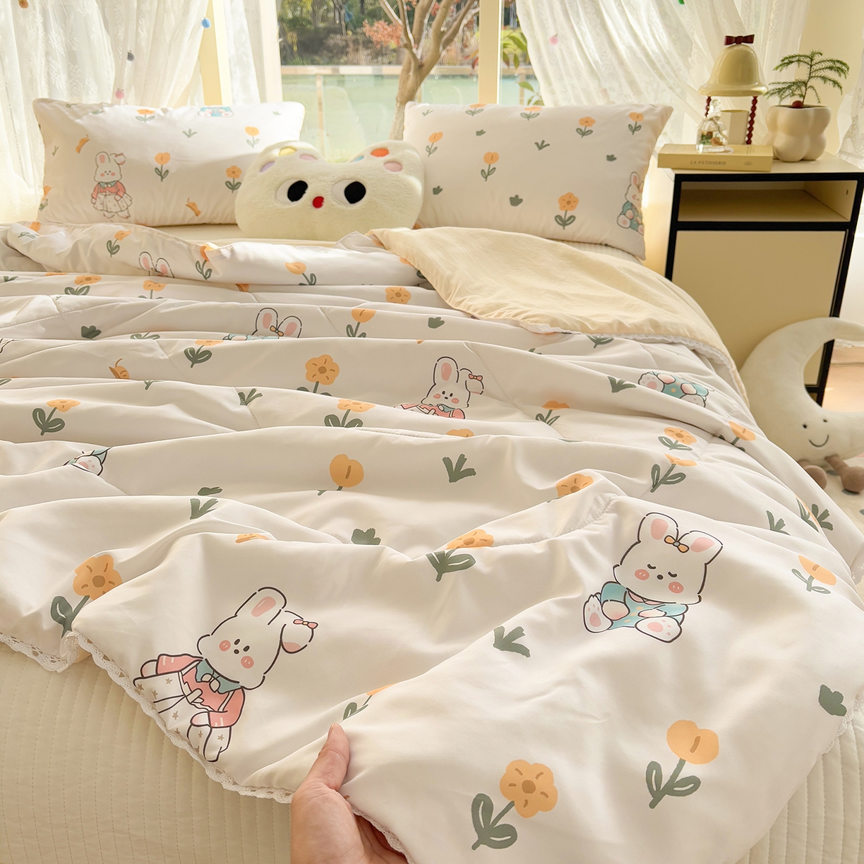 91家纺网 家纺一手货源 找家纺 恒畅 2026新款水洗小花边印花亲肤夏被夏凉被 快乐兔兔