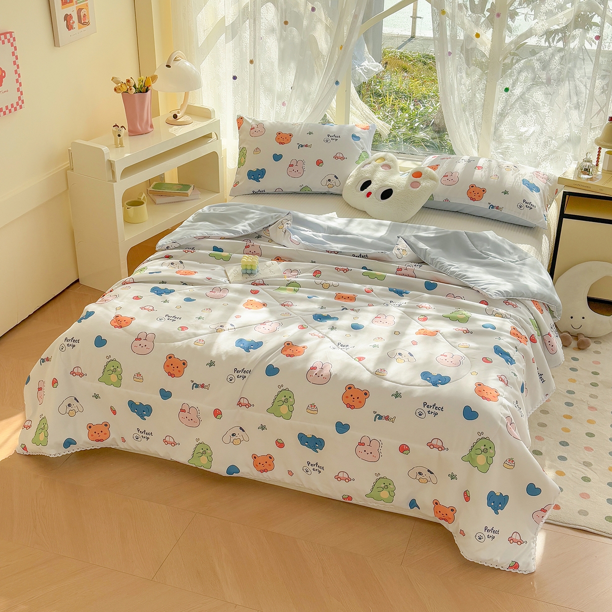 91家纺网 家纺一手货源 找家纺 恒畅 2026新款水洗小花边印花亲肤夏被夏凉被 蓝色世界