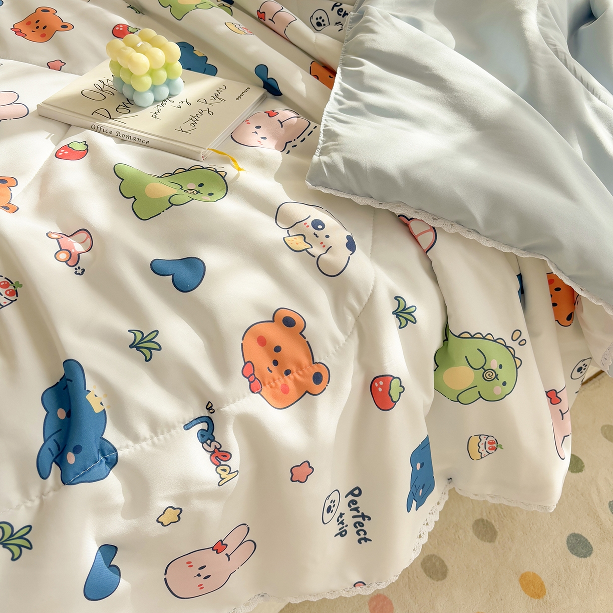 91家纺网 家纺一手货源 找家纺 恒畅 2026新款水洗小花边印花亲肤夏被夏凉被 蓝色世界