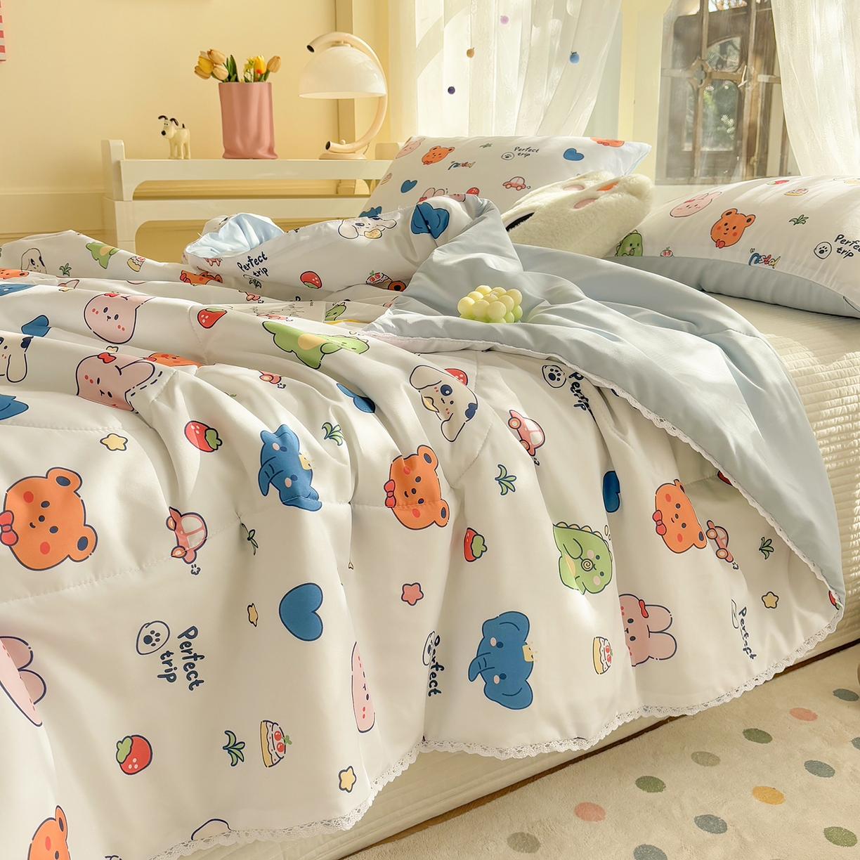 91家纺网 家纺一手货源 找家纺 恒畅 2026新款水洗小花边印花亲肤夏被夏凉被 蓝色世界