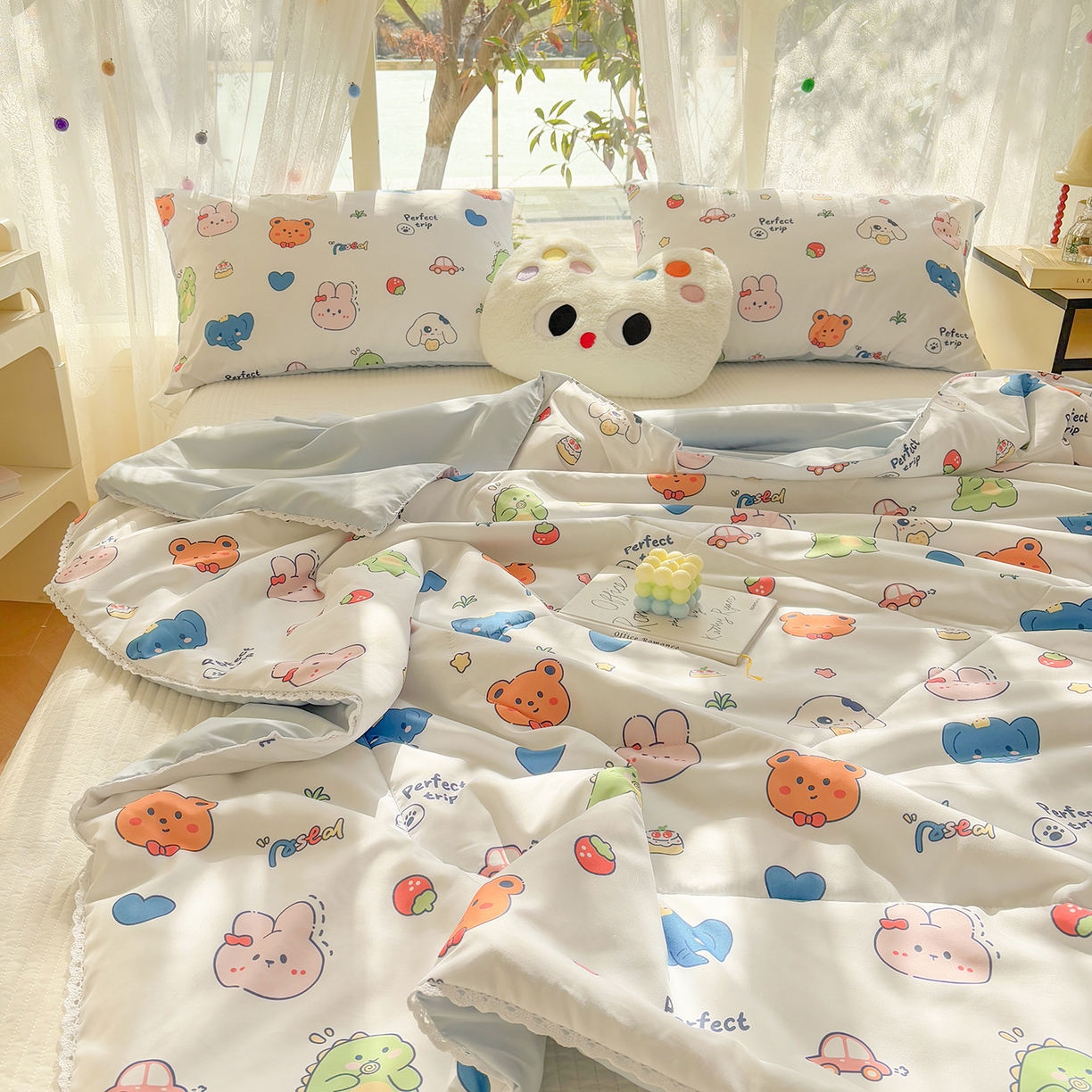 91家纺网 家纺一手货源 找家纺 恒畅 2026新款水洗小花边印花亲肤夏被夏凉被 蓝色世界