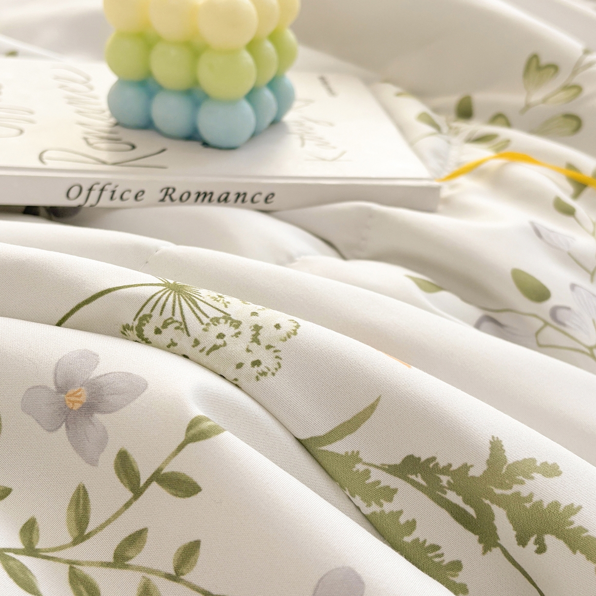 91家纺网 家纺一手货源 找家纺 恒畅 2026新款水洗小花边印花亲肤夏被夏凉被 绿叶仙踪