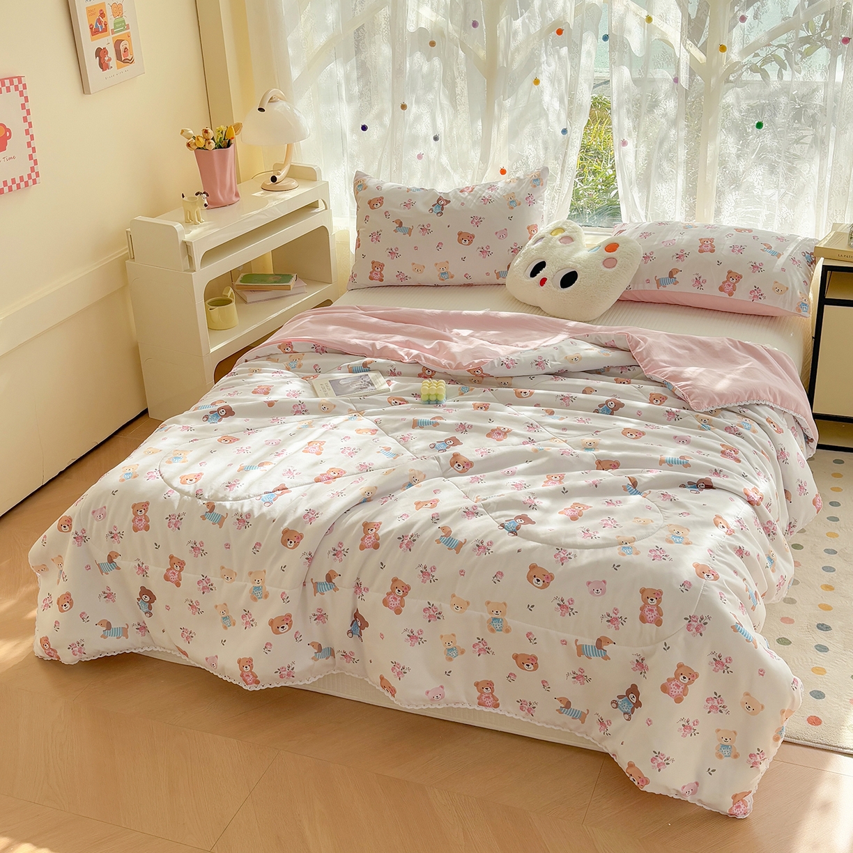 91家纺网 家纺一手货源 找家纺 恒畅 2026新款水洗小花边印花亲肤夏被夏凉被 围裙小熊