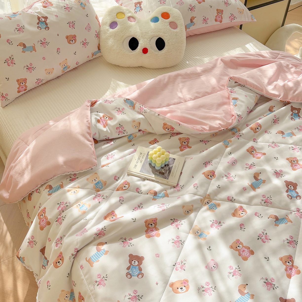 91家纺网 家纺一手货源 找家纺 恒畅 2026新款水洗小花边印花亲肤夏被夏凉被 围裙小熊