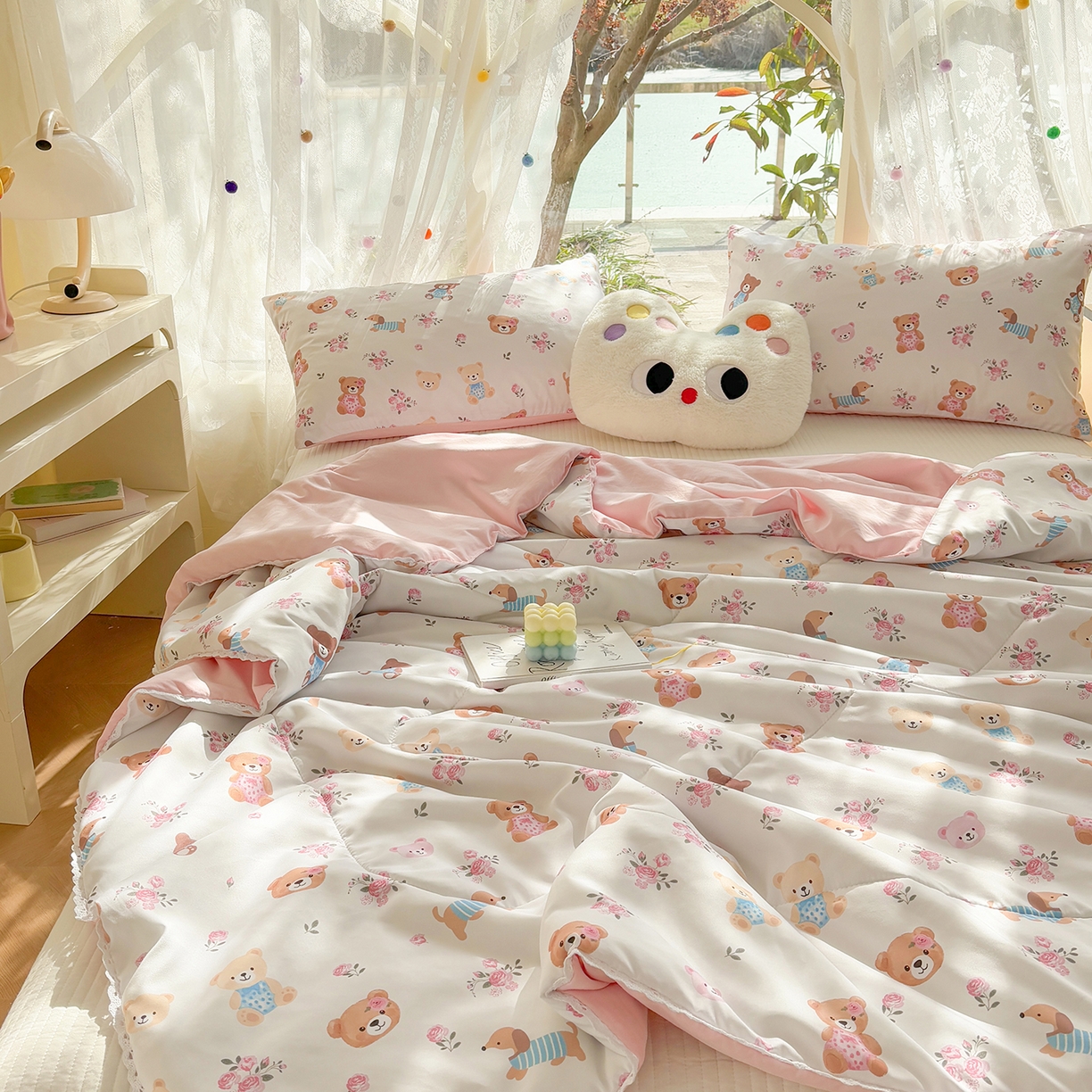 91家纺网 家纺一手货源 找家纺 恒畅 2026新款水洗小花边印花亲肤夏被夏凉被 围裙小熊