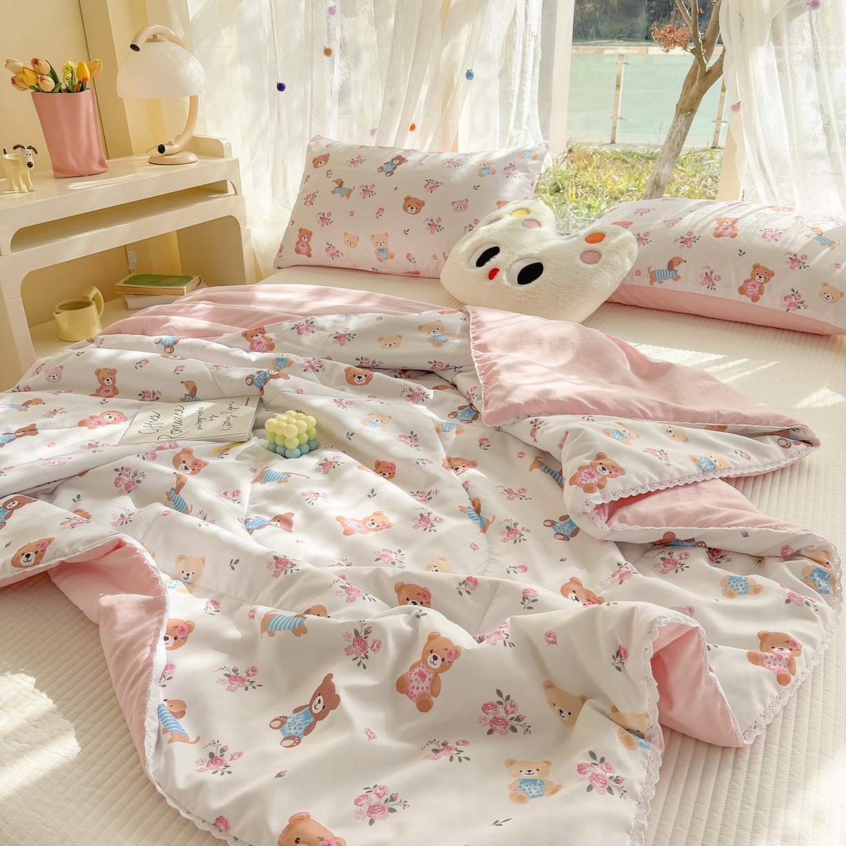 91家纺网 家纺一手货源 找家纺 恒畅 2026新款水洗小花边印花亲肤夏被夏凉被 围裙小熊