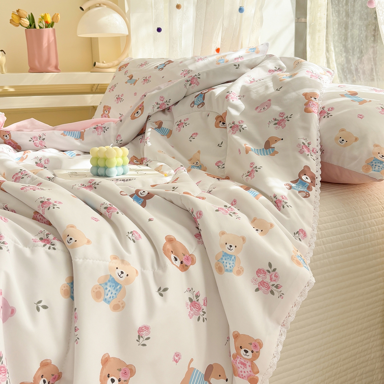 91家纺网 家纺一手货源 找家纺 恒畅 2026新款水洗小花边印花亲肤夏被夏凉被 围裙小熊