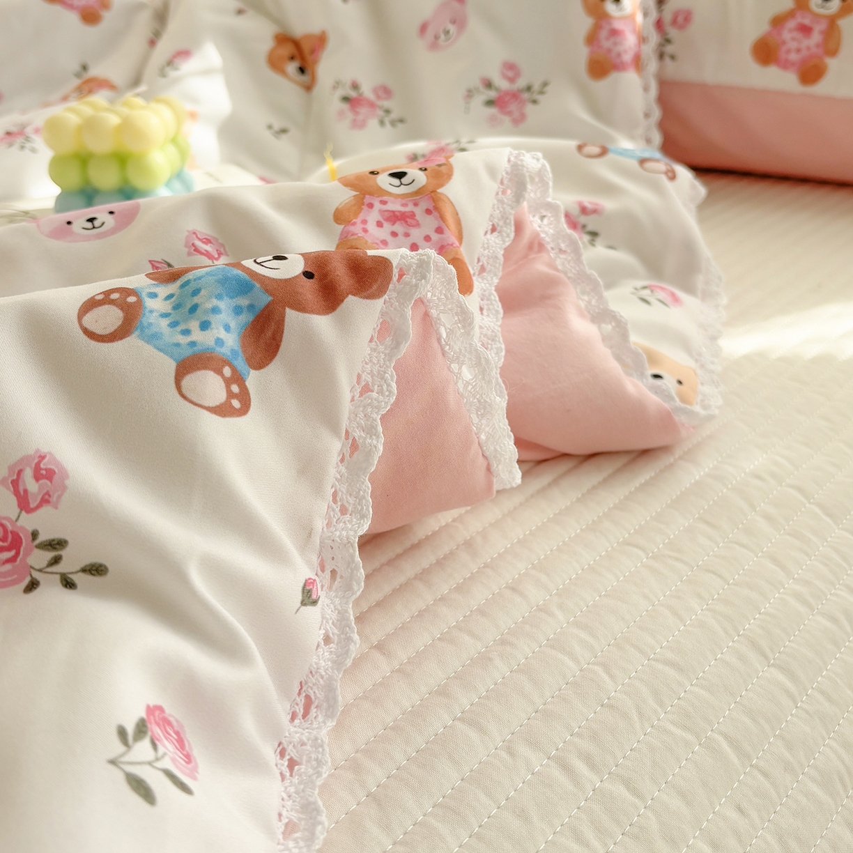 91家纺网 家纺一手货源 找家纺 恒畅 2026新款水洗小花边印花亲肤夏被夏凉被 围裙小熊