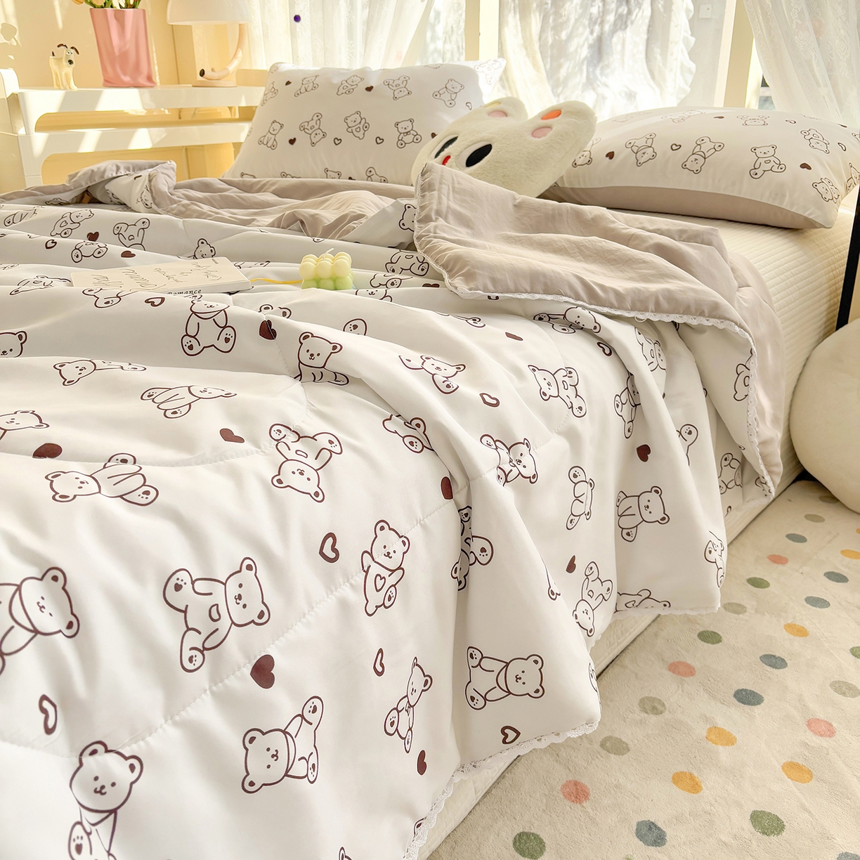 91家纺网 家纺一手货源 找家纺 恒畅 2026新款水洗小花边印花亲肤夏被夏凉被 小熊院长