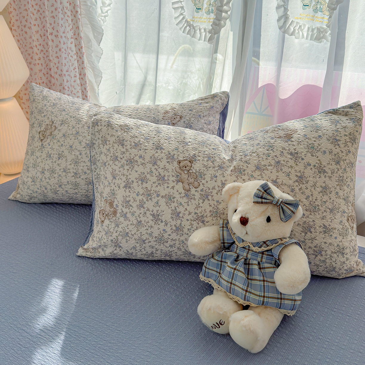 91家纺网 家纺一手货源 找家纺 铺尚美家纺 2026春夏新品高克重A类泡芙纱泡泡皱皱纱四件套 花中小熊