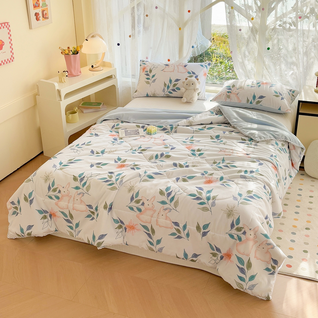 91家纺网 家纺一手货源 找家纺 恒畅 2026新款水洗小花边印花亲肤夏被夏凉被 叶叶与兔