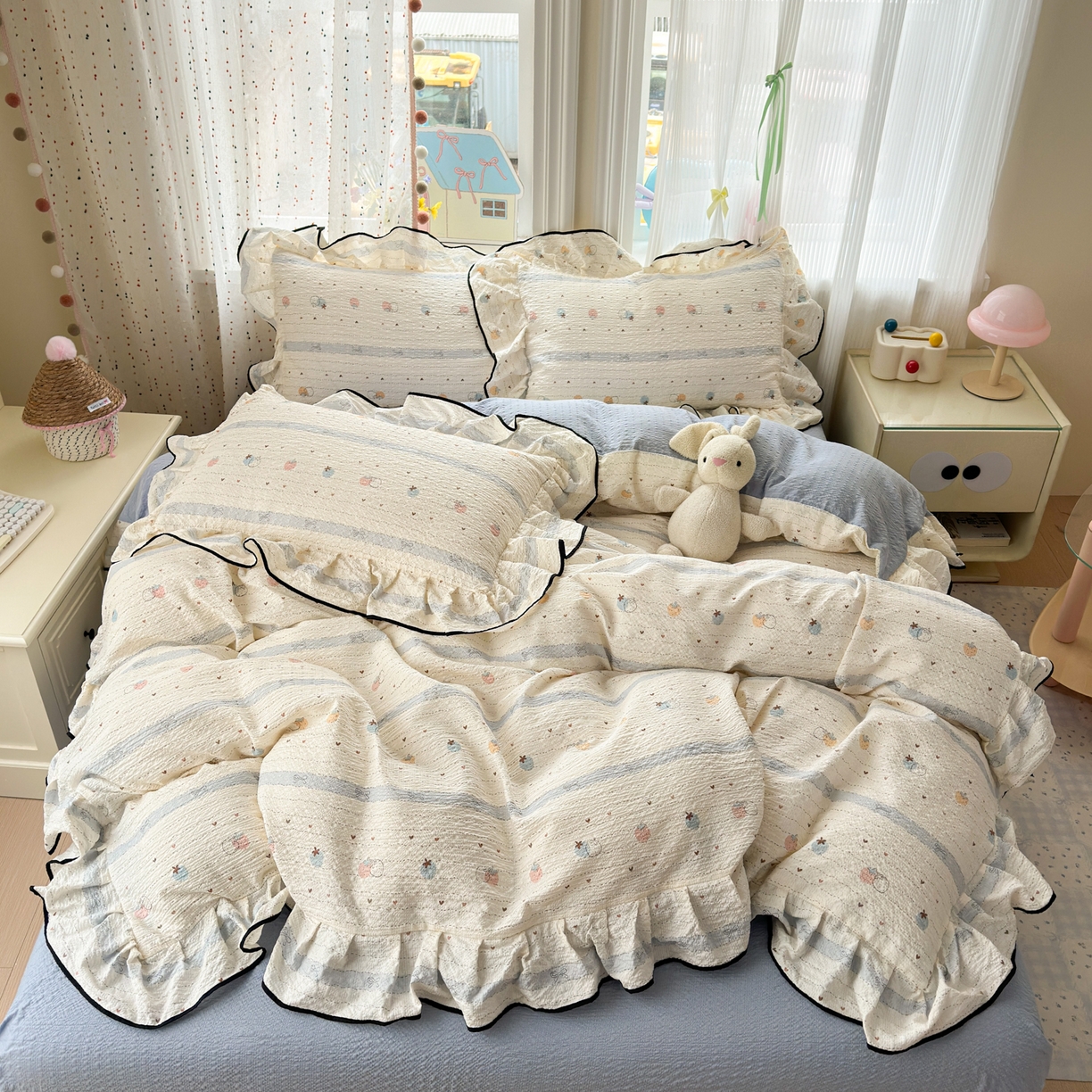 91家纺网 家纺一手货源 找家纺 （总）德比尔斯 2026新款小清新110g高品质直播热卖款A类木耳花边泡芙棉四件套