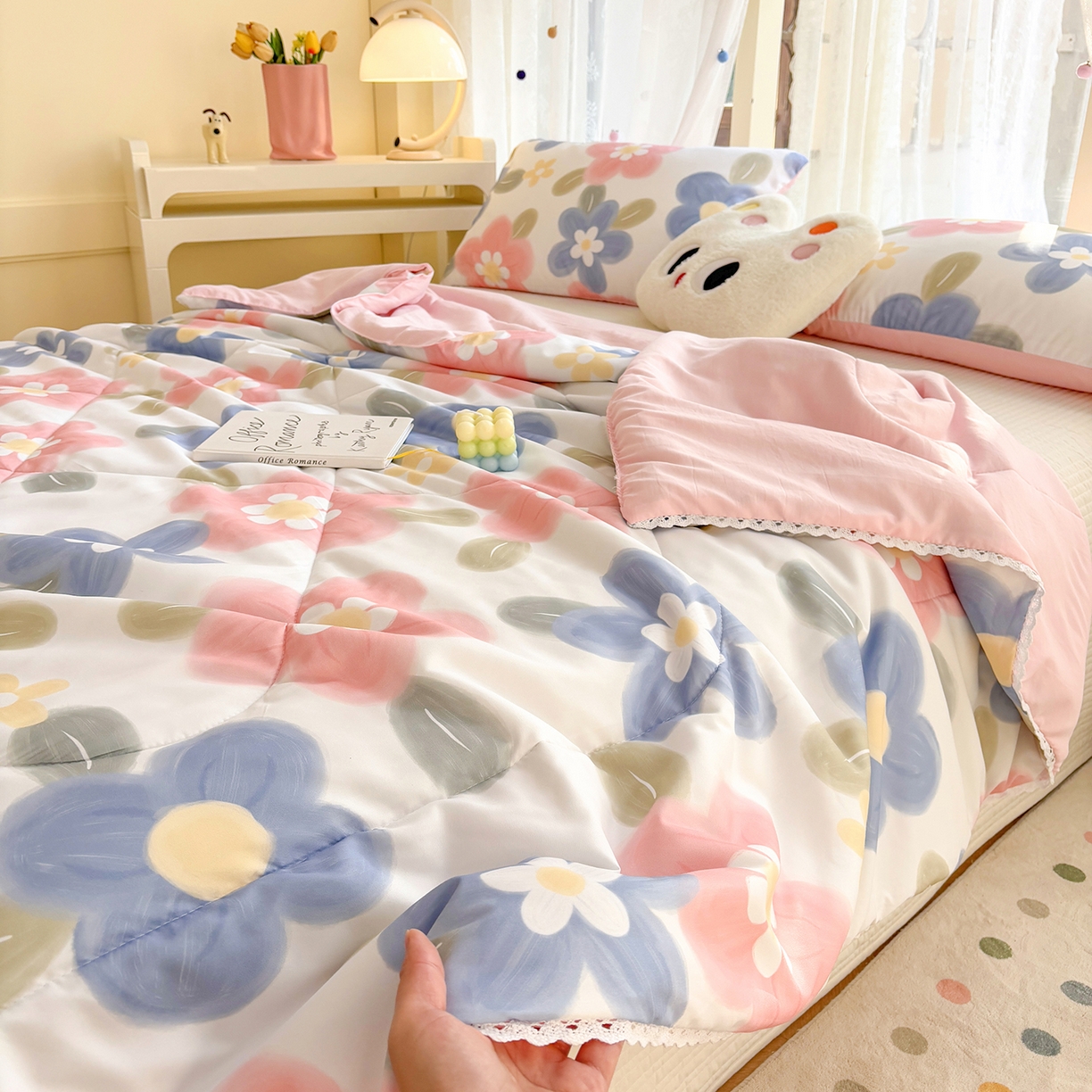 91家纺网 家纺一手货源 找家纺 恒畅 2026新款水洗小花边印花亲肤夏被夏凉被 云朵花