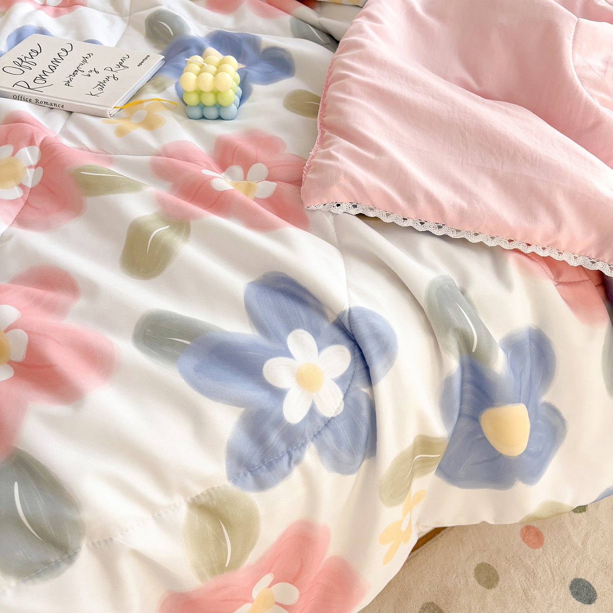 91家纺网 家纺一手货源 找家纺 恒畅 2026新款水洗小花边印花亲肤夏被夏凉被 云朵花