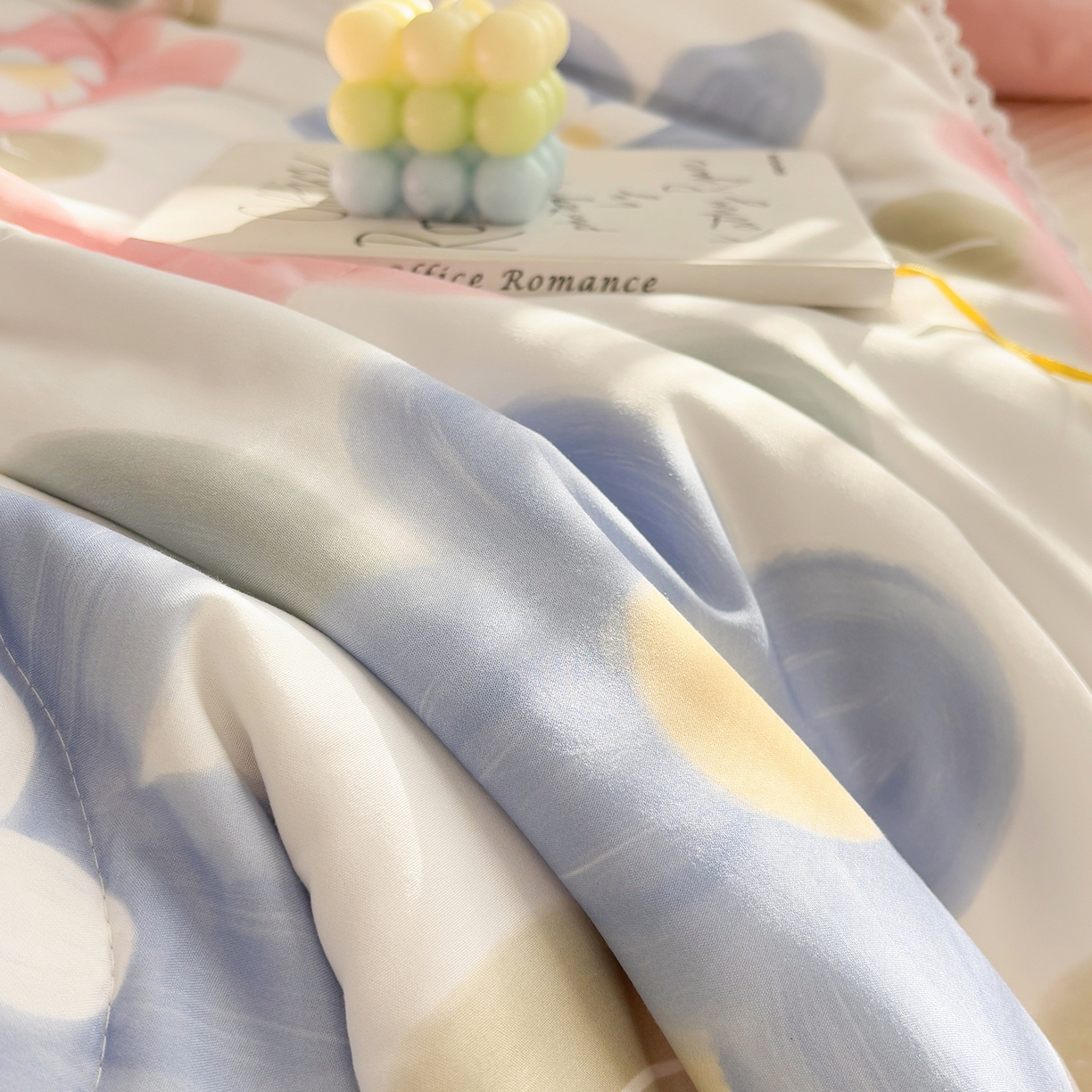 91家纺网 家纺一手货源 找家纺 恒畅 2026新款水洗小花边印花亲肤夏被夏凉被 云朵花