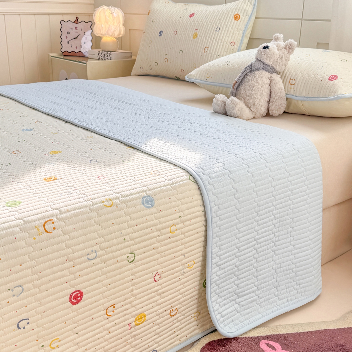 91家纺网 家纺一手货源 找家纺 康纳利 2026新款全棉床盖学生夹棉薄款床盖床垫三件套四季通用 彩色波点