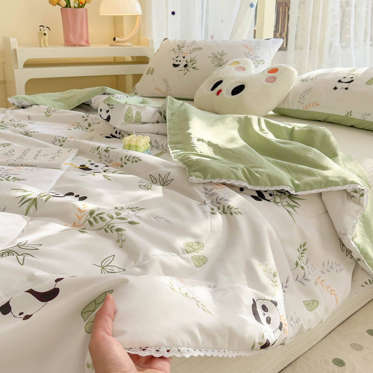 91家纺网 家纺一手货源 找家纺 恒畅 2026新款水洗小花边印花亲肤夏被夏凉被 竹子熊猫