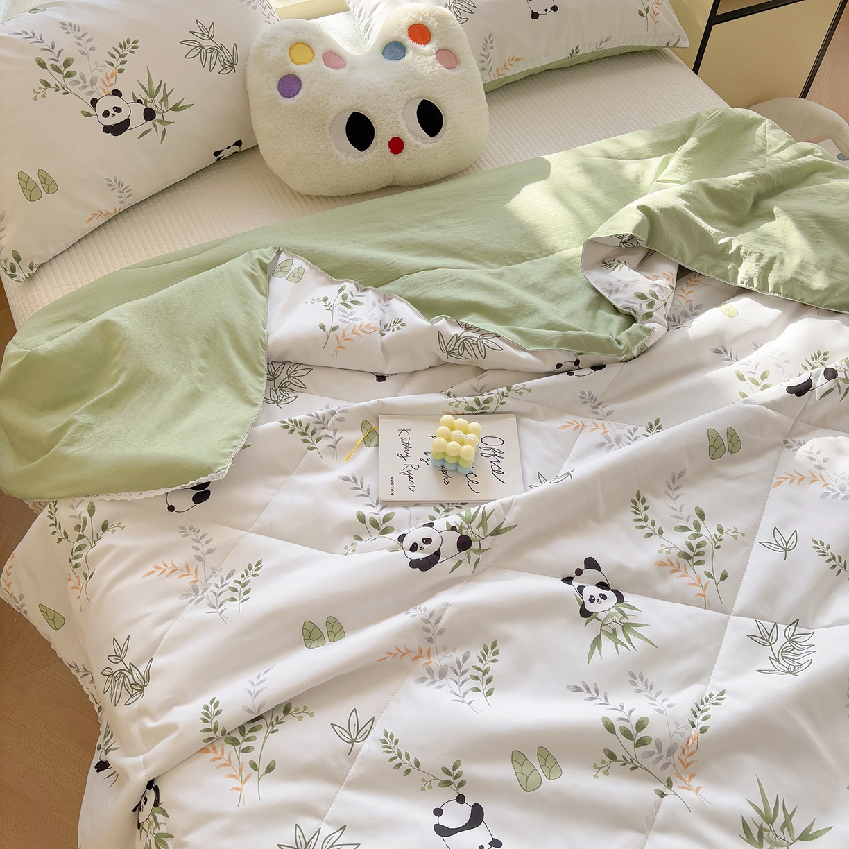 91家纺网 家纺一手货源 找家纺 恒畅 2026新款水洗小花边印花亲肤夏被夏凉被 竹子熊猫