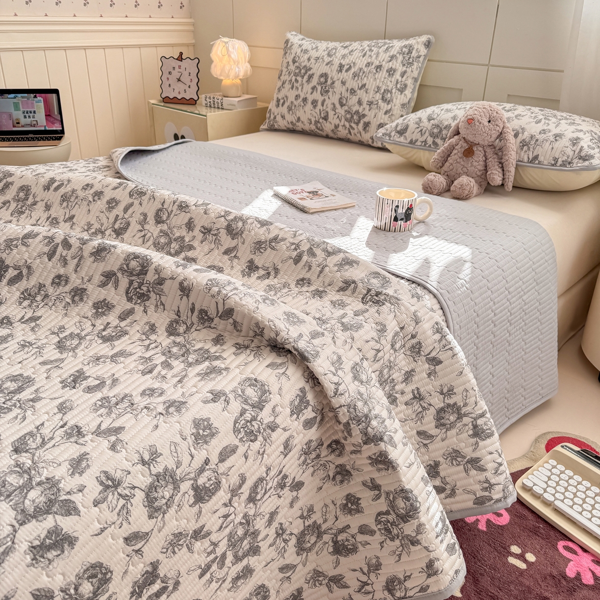 康纳利 2026新款全棉床盖学生夹棉薄款床盖床垫三件套四季通用 春天里