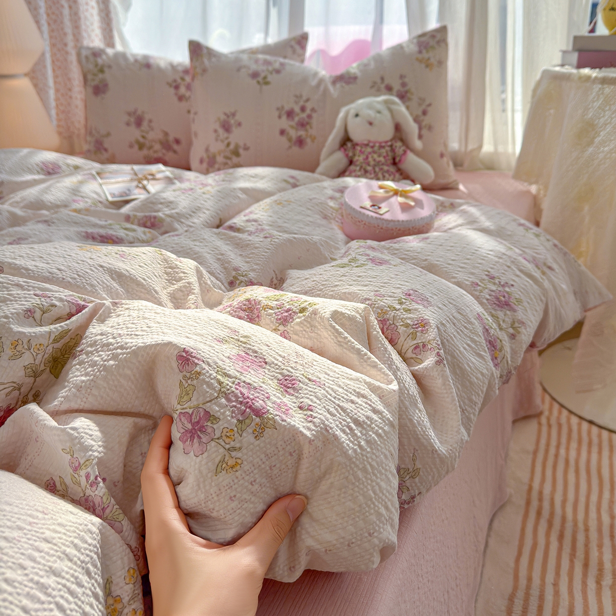 91家纺网 家纺一手货源 找家纺 铺尚美家纺 2026春夏新品高克重A类泡芙纱泡泡皱皱纱四件套 约定一粉