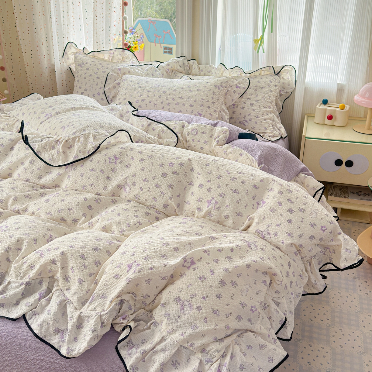 91家纺网 家纺一手货源 找家纺 德比尔斯 2026新款小清新110g高品质直播热卖款A类木耳花边泡芙棉四件套 安妮小兔