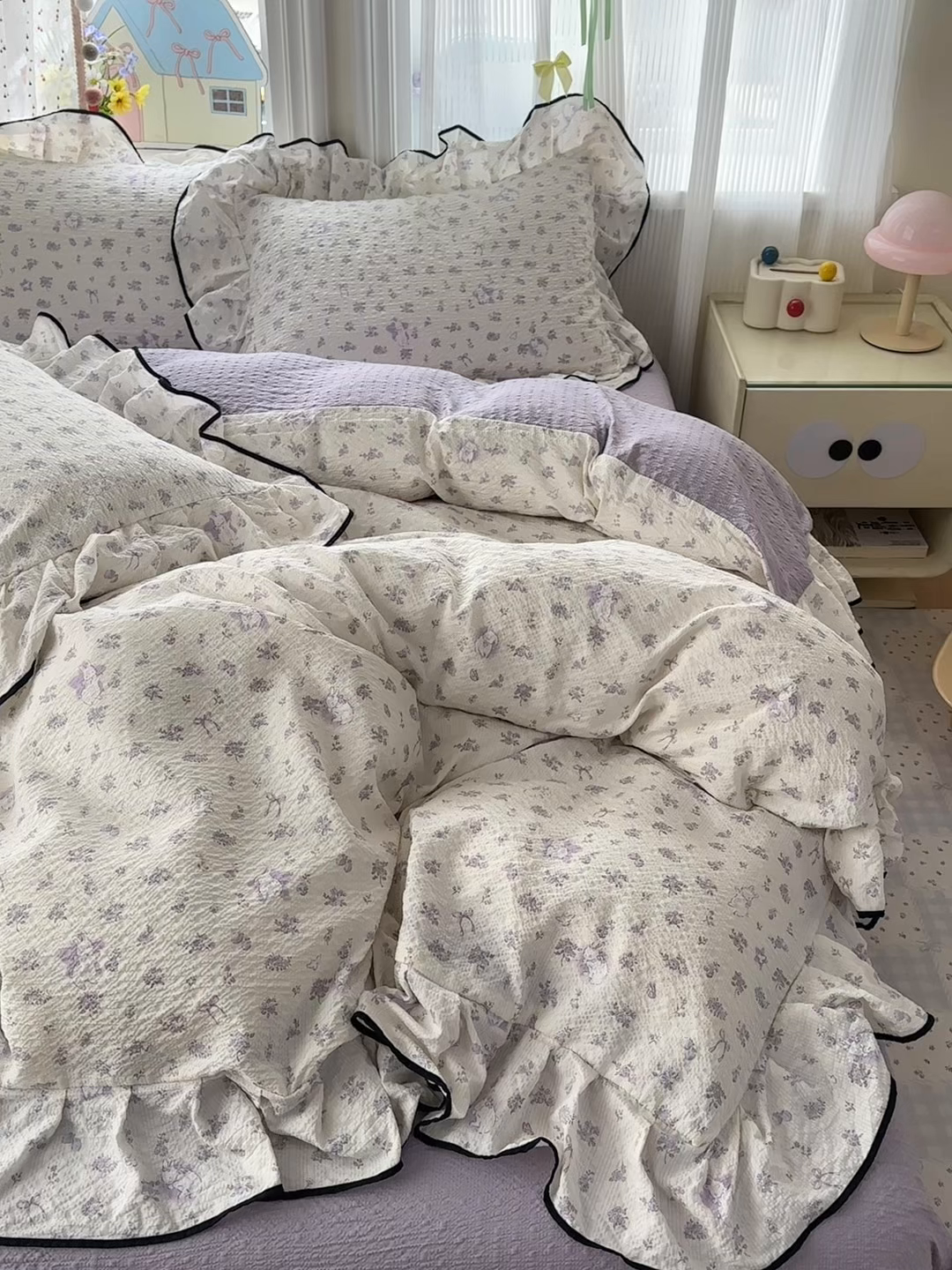 91家纺网 家纺一手货源 找家纺 德比尔斯 2026新款小清新110g高品质直播热卖款A类木耳花边泡芙棉四件套 安妮小兔